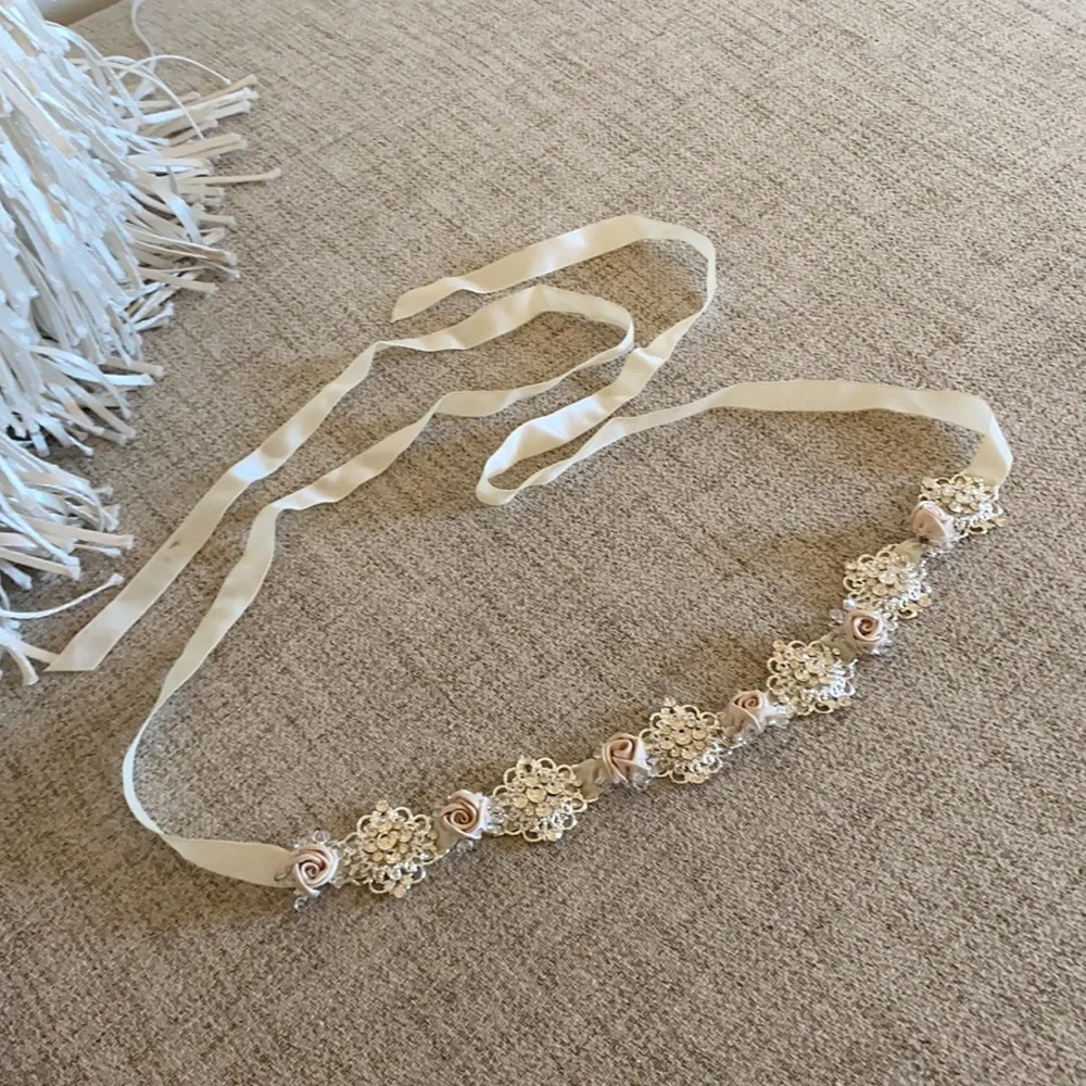 🪞 NEW satin and rose flower crystal tie up ribbon belt - Picture 4 of 7
